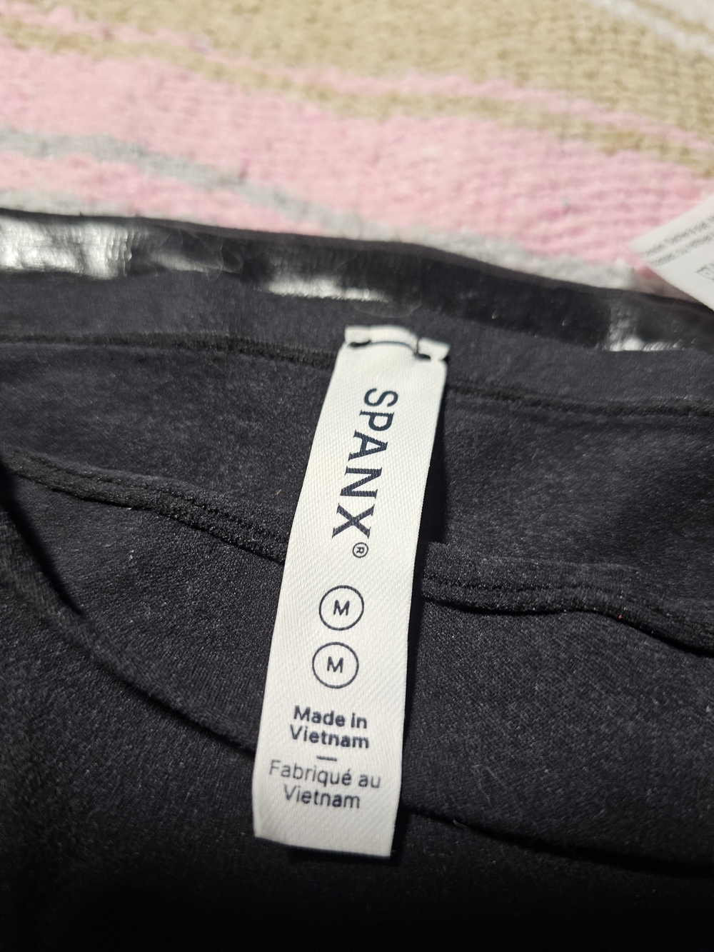 SPANX Size Medium Shaping Shorts in Black - Picture 2 of 4